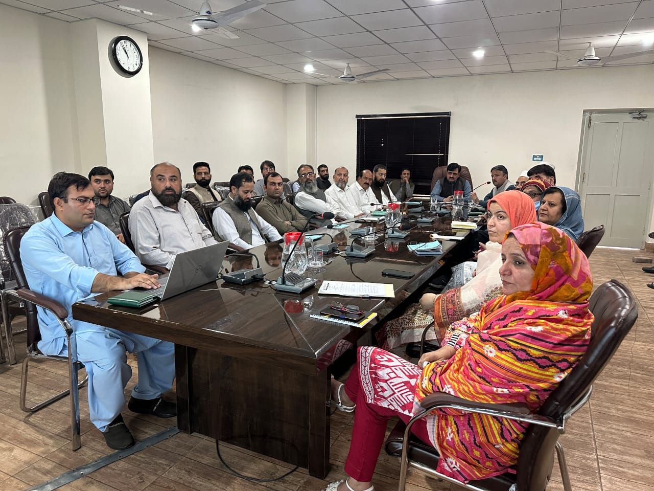 New MD ESEF, Mr. Sharif Hussain sb chaired an orientation meeting